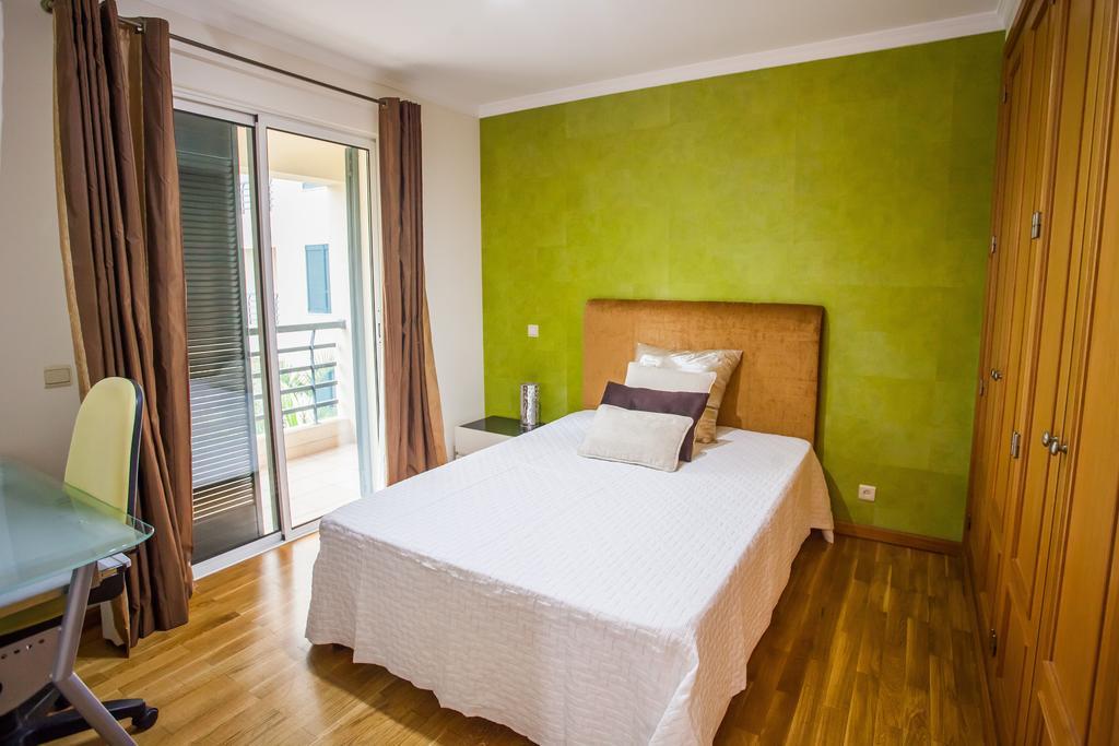 Apartamento Caires Apartment ฟุงชาล ภายนอก รูปภาพ
