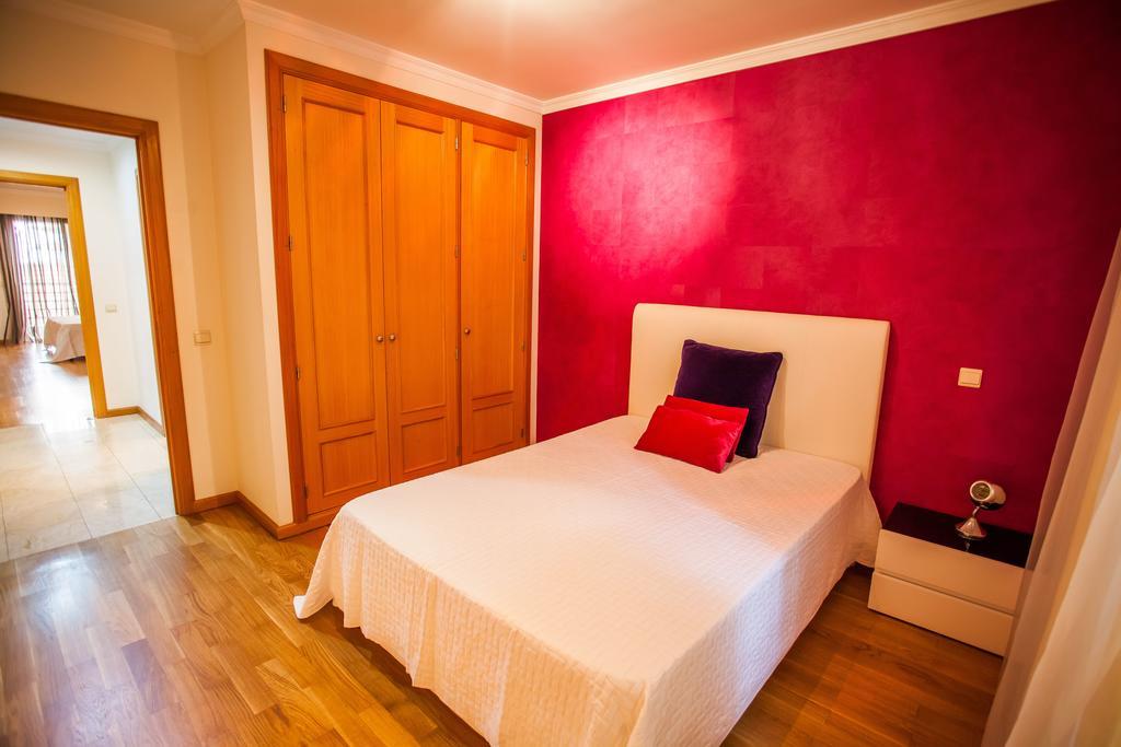 Apartamento Caires Apartment ฟุงชาล ภายนอก รูปภาพ