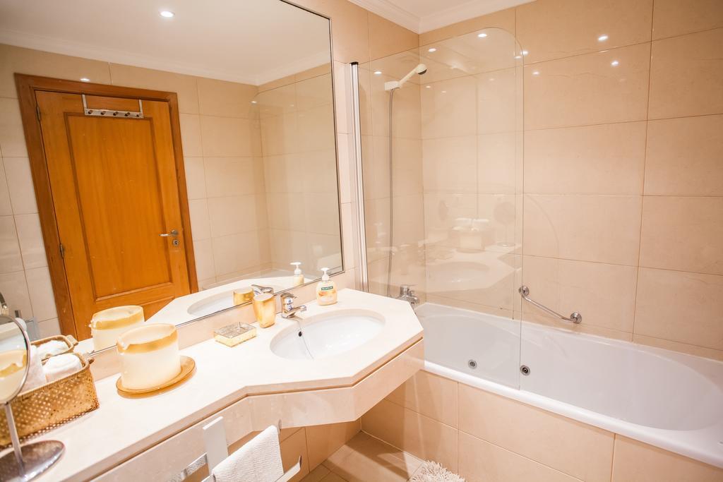 Apartamento Caires Apartment ฟุงชาล ภายนอก รูปภาพ